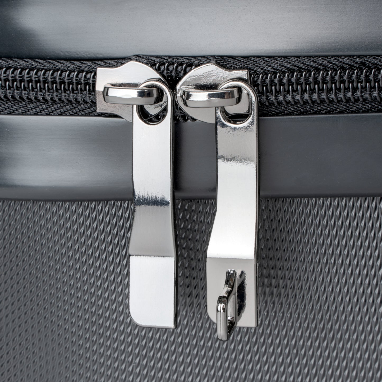 THE OFFICIAL BUFFALO TO THE BONE SUITCASE